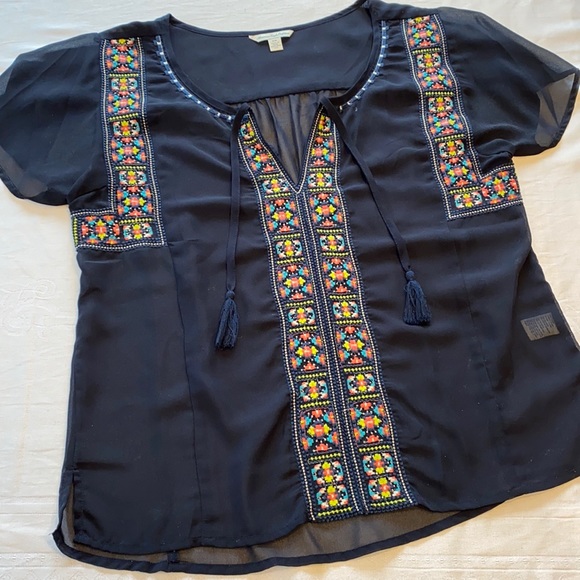 American Eagle Outfitters embroidered peasant blouse. Size Medium. - Picture 1 of 4